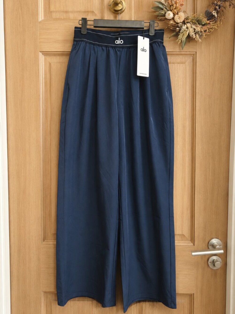 NWT Alo Yoga Suit Up Trouser πΏ Navy Blue Regular 30" Inseam π§ - Picture 1 of 8